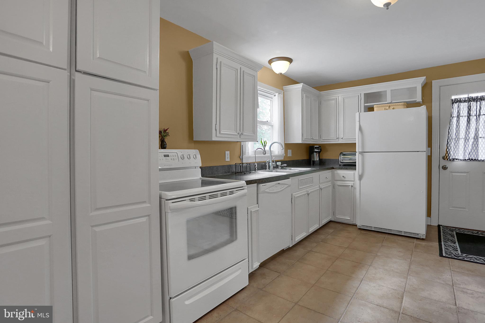 5590 Elizabethtown Road Palmyra, PA 17078 - Photo 12 of 34 Gallery Image 12