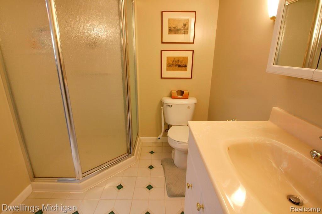 384 Buckingham Road Canton, MI 48188 - Photo 25 of 39