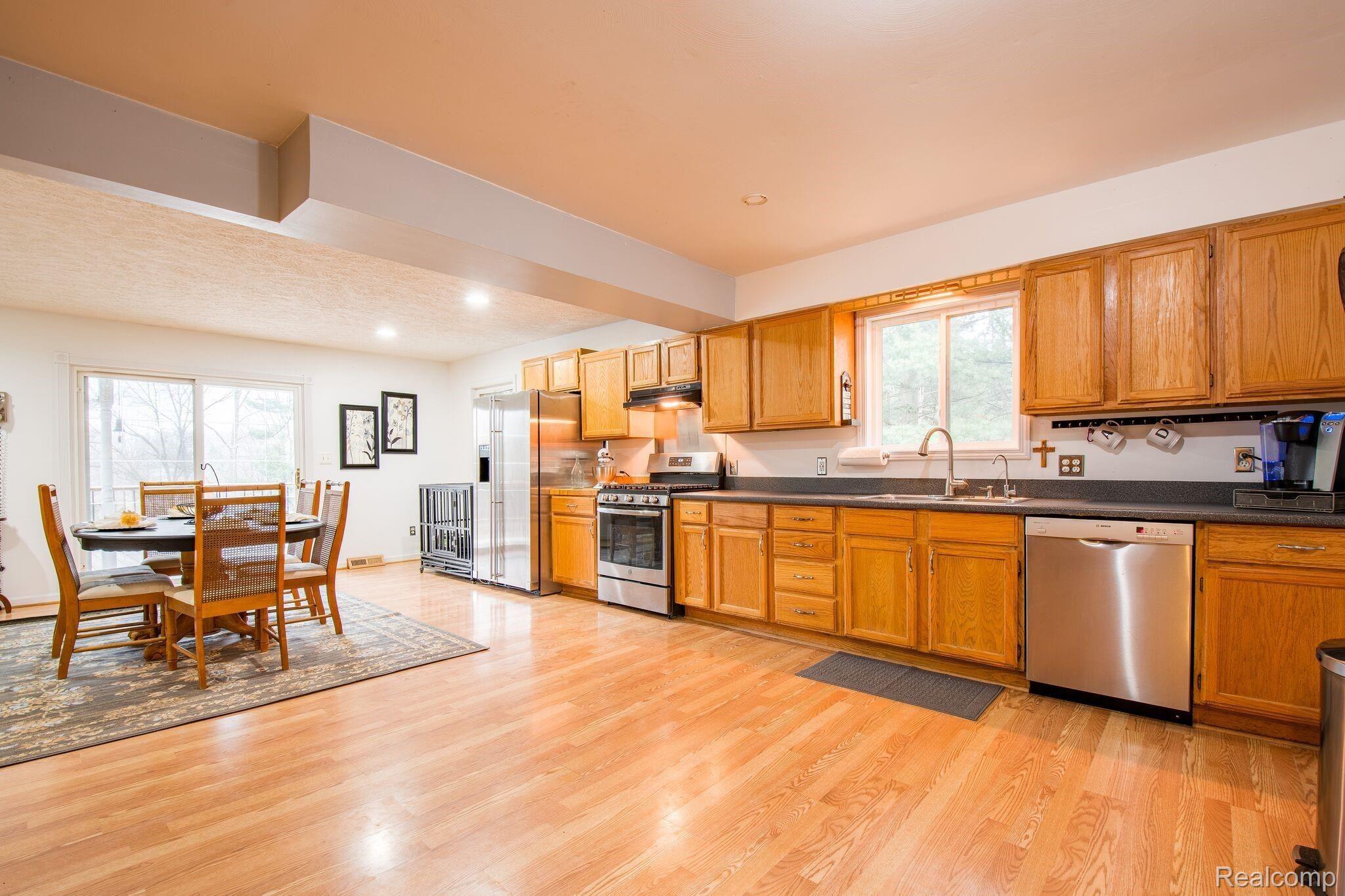 5665 Fisher Road Howell, MI 48855 - Photo 11 of 23 Mlz4D70g.jpeg