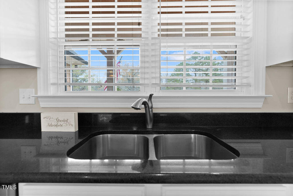 279 Zacks Mill Road Benson, NC 27504 - Photo 16 of 48 279zackmill-93