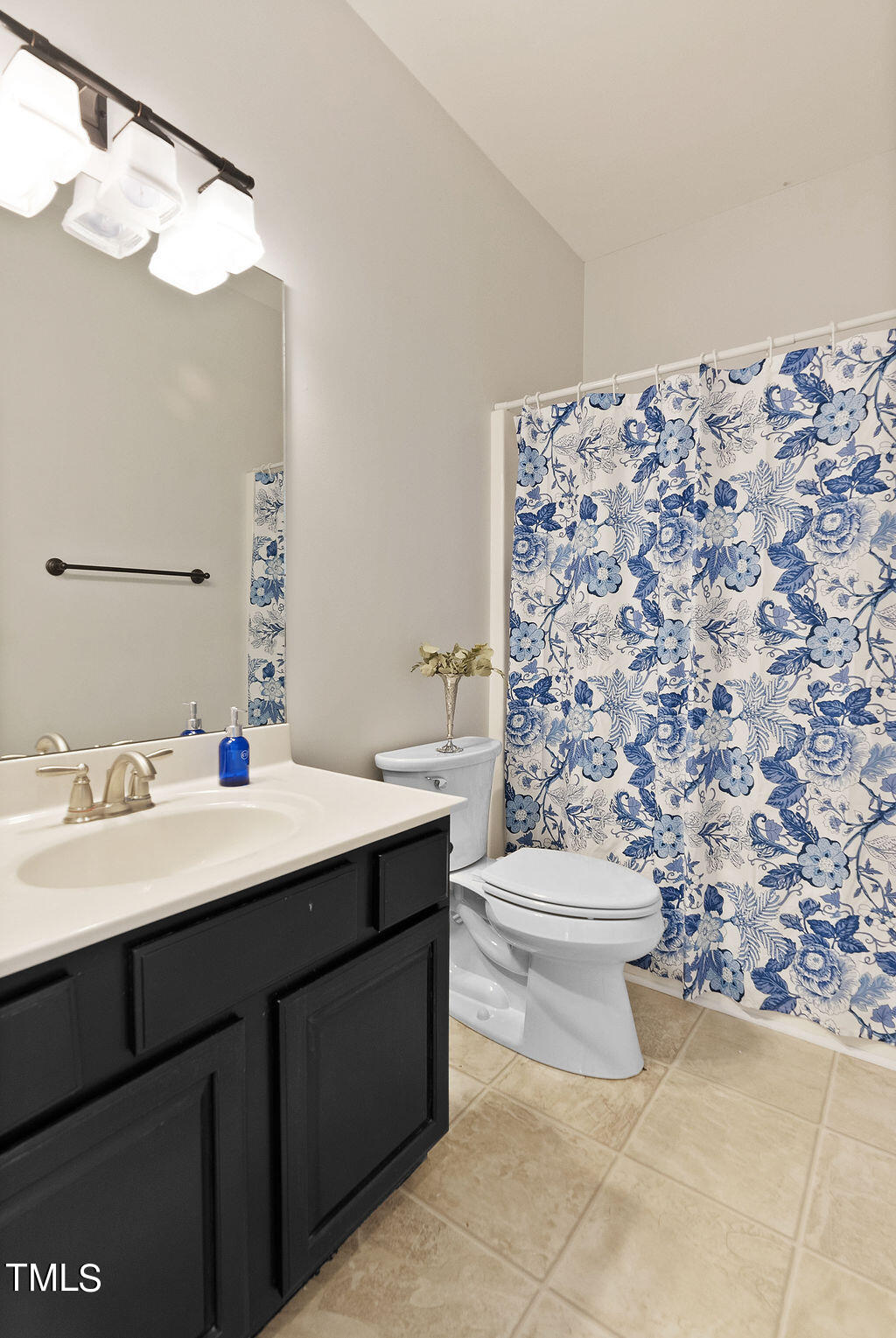 279 Zacks Mill Road Benson, NC 27504 - Photo 31 of 48 2nd Bathroom