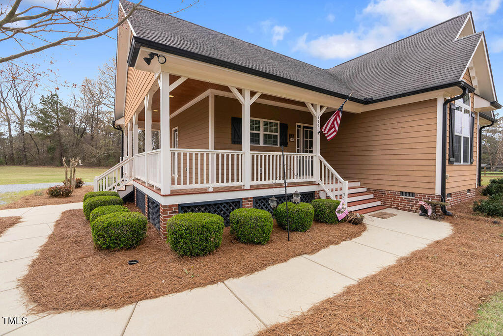 279 Zacks Mill Road Benson, NC 27504 - Photo 39 of 48 Driveway Entrance