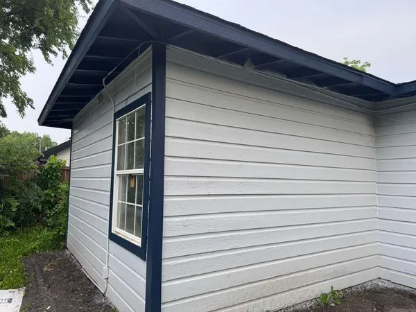 $1,875 | 821 Travis Street, Garland, TX 75040