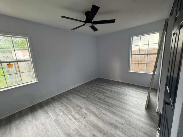 $1,875 | 821 Travis Street, Garland, TX 75040