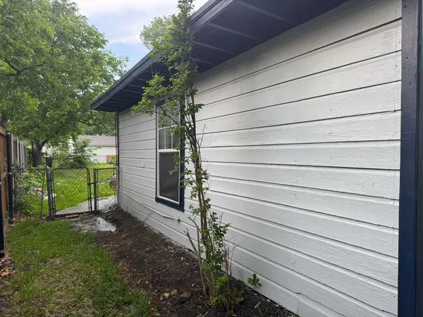 $1,875 | 821 Travis Street, Garland, TX 75040