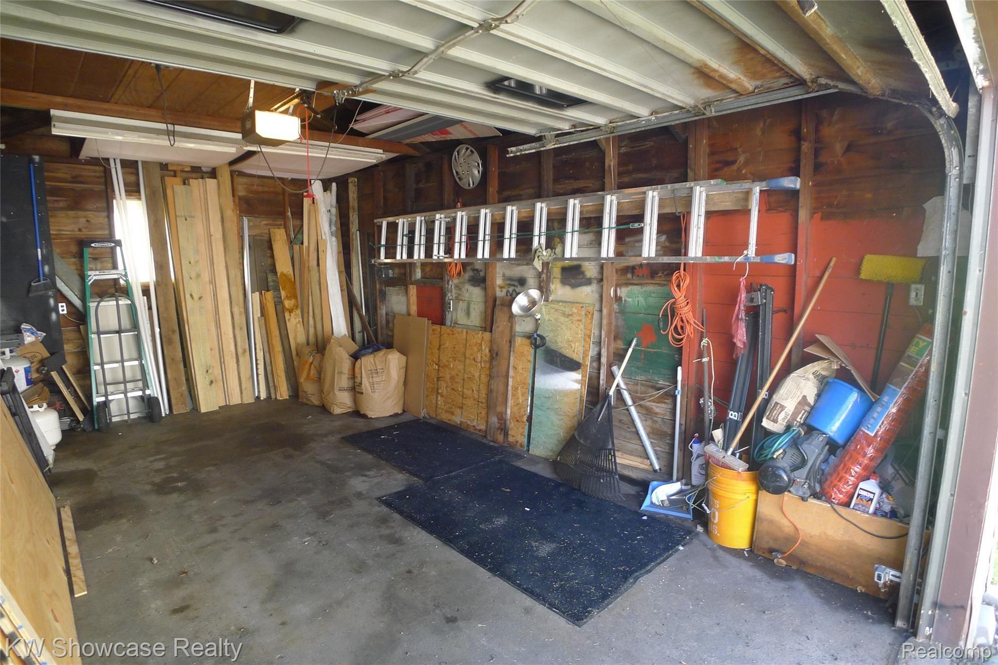 129 Ruth Avenue Pontiac, MI 48341 - Photo 26 of 36 1 Car Garage - interior 1