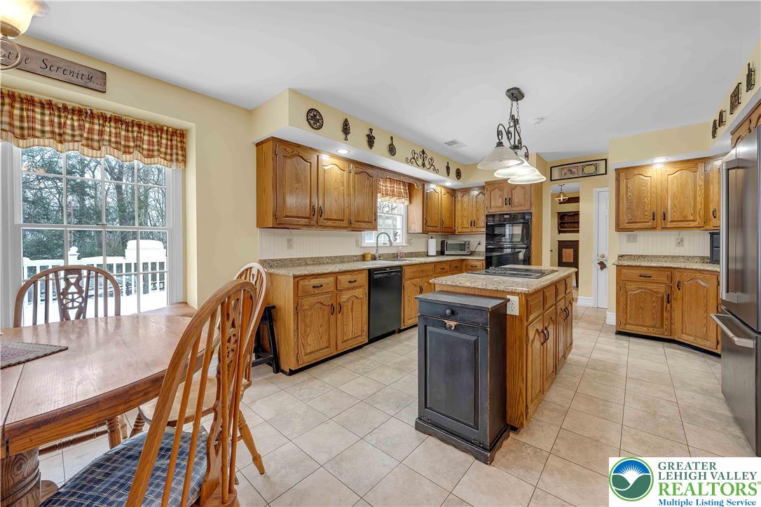 210 Evergreen Court Saylorsburg, PA 18353 - Photo 11 of 56