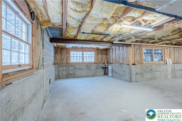 $499,900 | 210 Evergreen Court, Saylorsburg, PA 18353