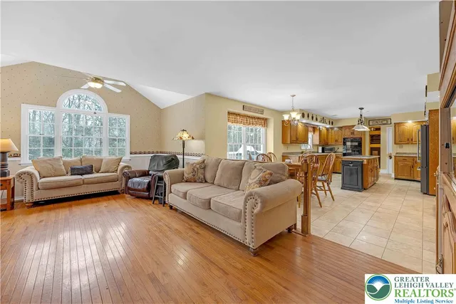 $499,900 | 210 Evergreen Court, Saylorsburg, PA 18353