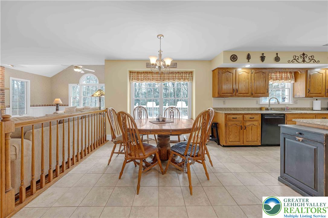 210 Evergreen Court Saylorsburg, PA 18353 - Photo 9 of 56