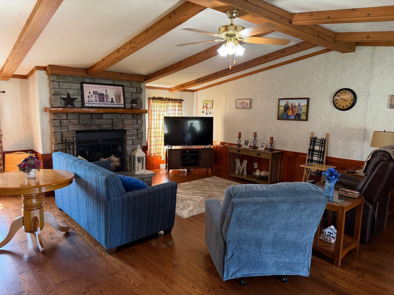 16 Ward Street Presque Isle, ME 04769 - Photo 16 of 33 Living Room