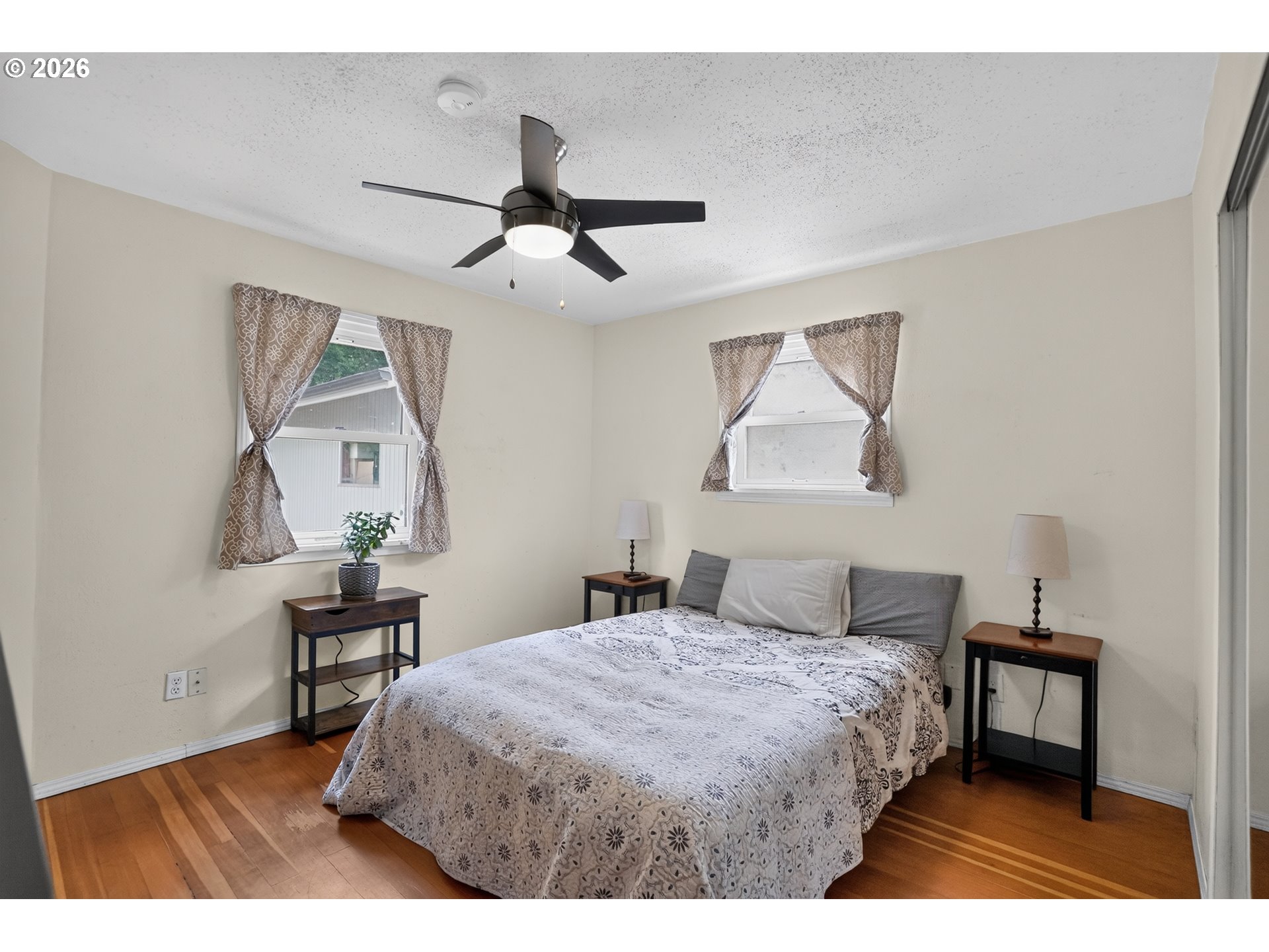 8326 Southwest 57th Avenue Portland, OR 97219 - Photo 16 of 28