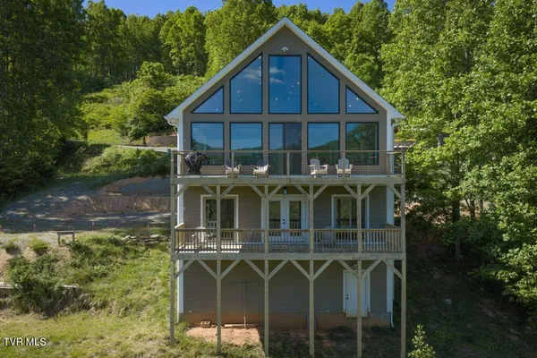 $829,000 | 683 Lakeridge Drive, Butler, TN 37640