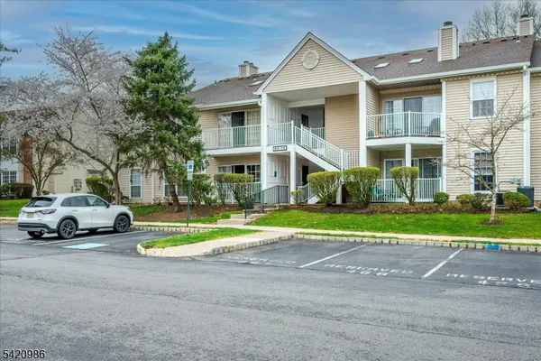 $2,500 | 69 Amberly Court, Franklin Park, NJ 08823