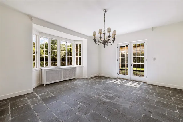 $300,000 | 69 Peckham Lane, Killingly, CT 06239