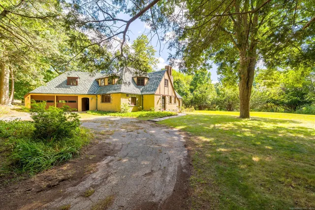$300,000 | 69 Peckham Lane, Killingly, CT 06239