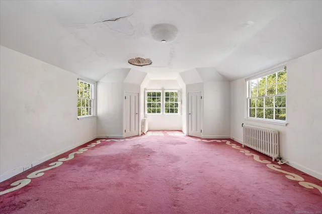 $300,000 | 69 Peckham Lane, Killingly, CT 06239