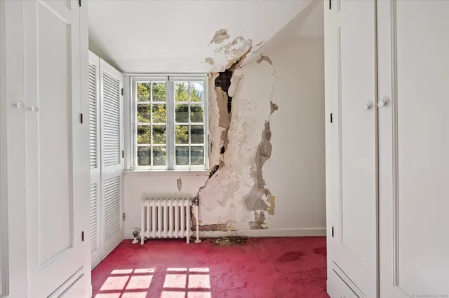 $300,000 | 69 Peckham Lane, Killingly, CT 06239