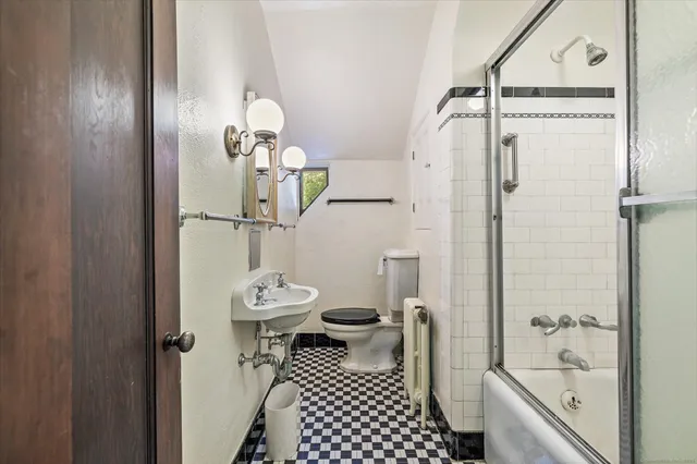 $300,000 | 69 Peckham Lane, Killingly, CT 06239