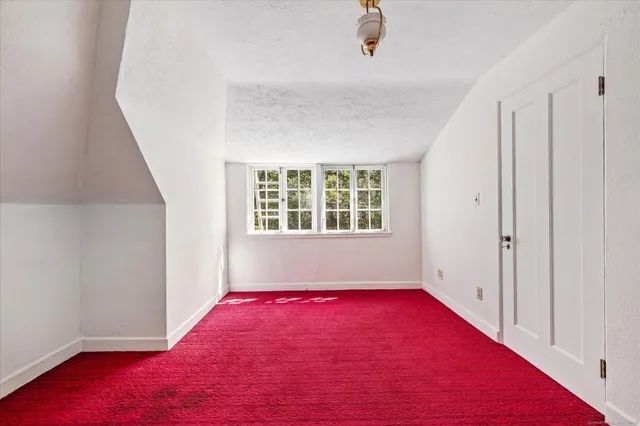 $300,000 | 69 Peckham Lane, Killingly, CT 06239