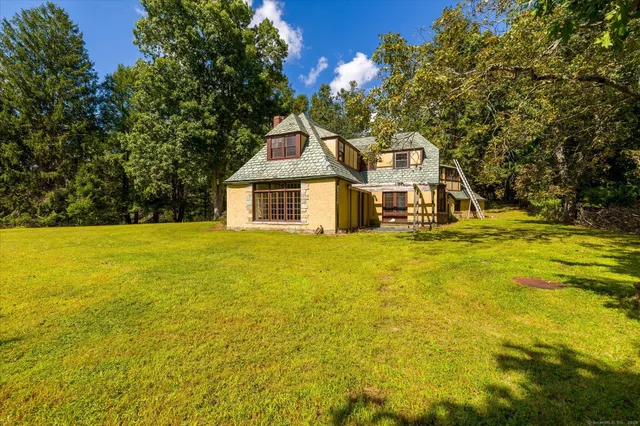 $300,000 | 69 Peckham Lane, Killingly, CT 06239