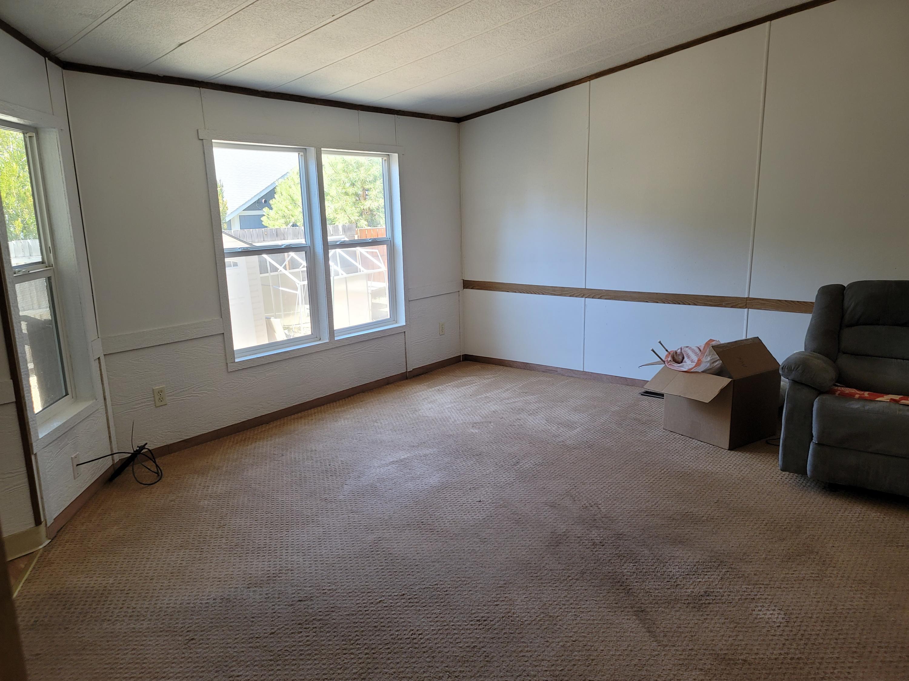 60390 Zuni Road Bend, OR 97702 - Photo 6 of 19 Living Room 4