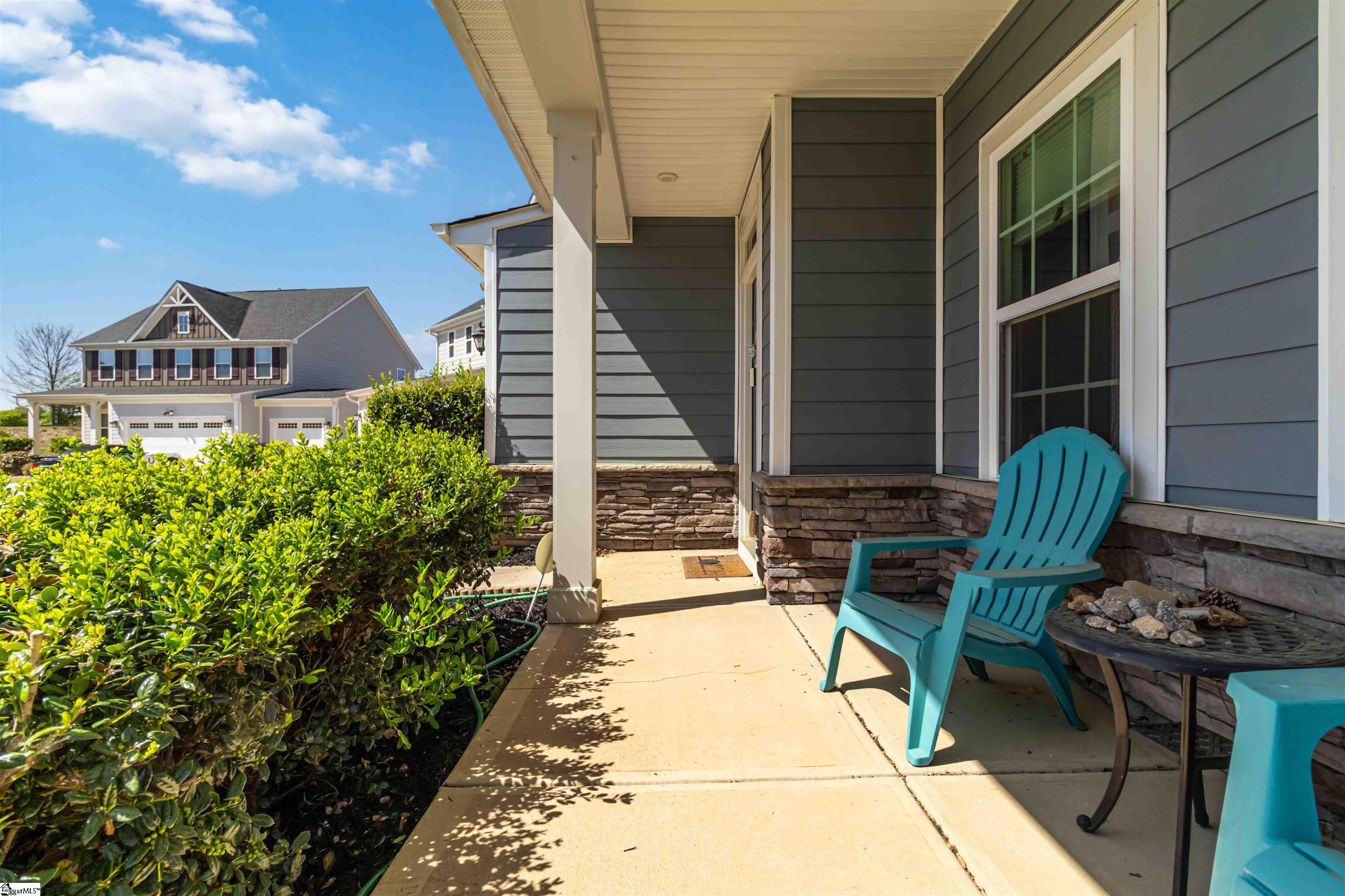 112 Mohegan Way Greenville, SC 29607 - Photo 2 of 34