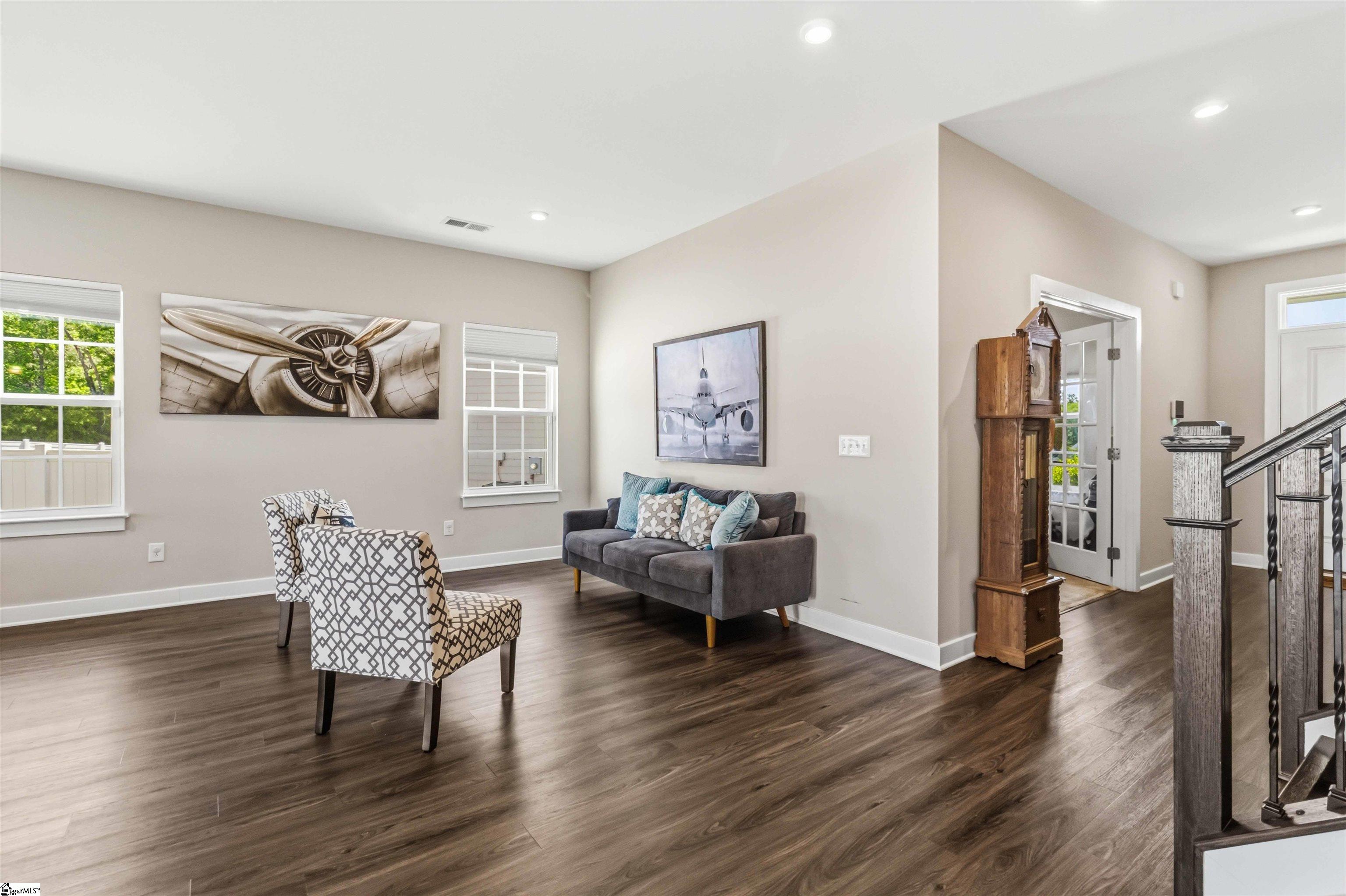 112 Mohegan Way Greenville, SC 29607 - Photo 4 of 34