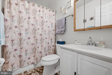 $675,000 | 206 Cardinal Glen Circle, Sterling, VA 20164