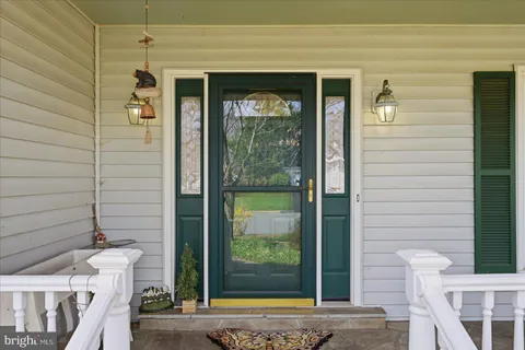 $675,000 | 206 Cardinal Glen Circle, Sterling, VA 20164