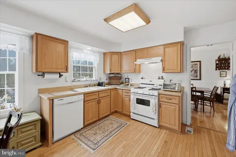 $675,000 | 206 Cardinal Glen Circle, Sterling, VA 20164