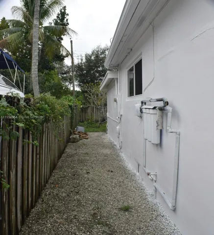 $729,900 | 630 Northeast 165th Street, Miami, FL 33162