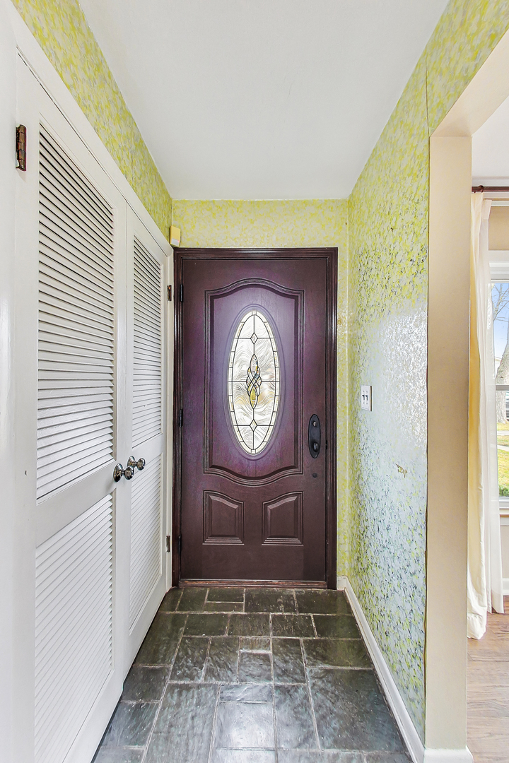 2101 Walnut Street Park Ridge, IL 60068 - Photo 4 of 37 a view of an entryway door