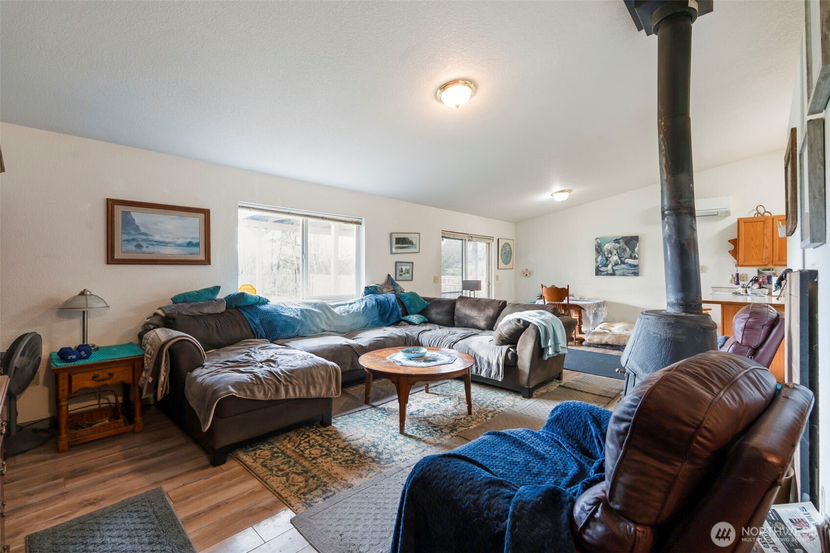 126 Bethany Lane Winlock, WA 98596 - Photo 3 of 37 a living room with furniture and a window