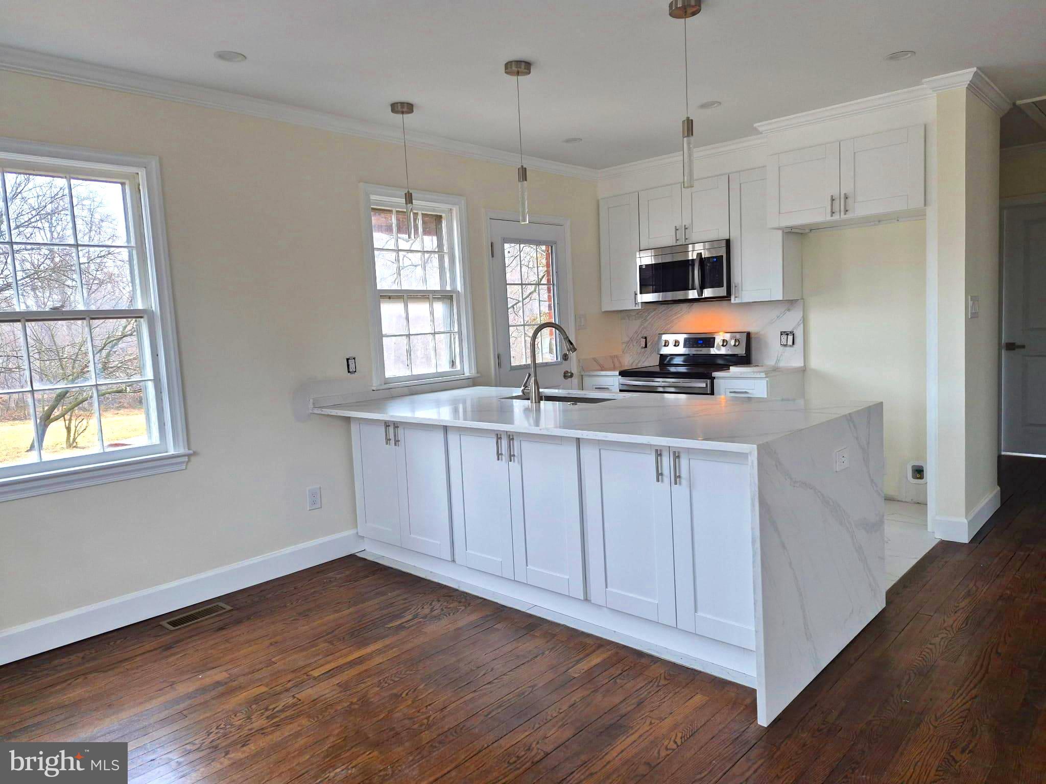 2206 Brinkley Road Fort Washington, MD 20744 - Photo 4 of 12 KITCHEN COUNTER GREAT FOR STOOLS