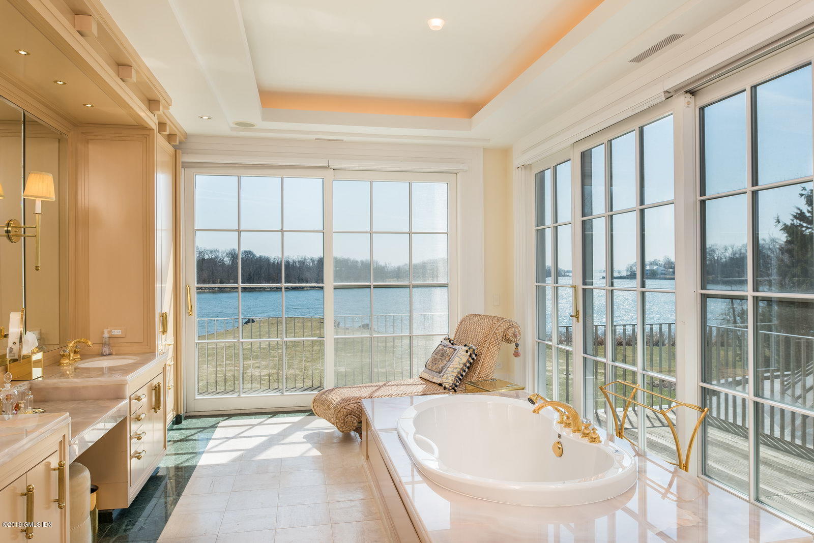 18 Chimney Corner Lane Greenwich, CT 06830 - Photo 18 of 33 Master Bath