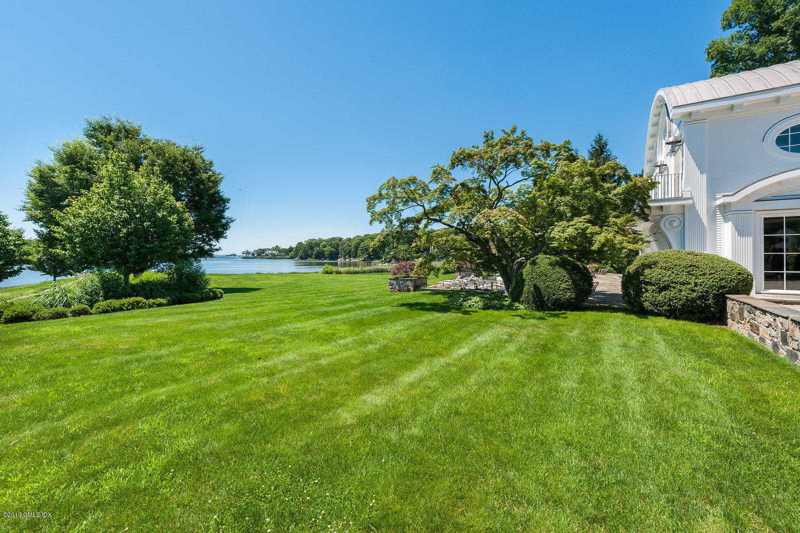 18 Chimney Corner Lane Greenwich, CT 06830 - Photo 5 of 33 Oversized Property
