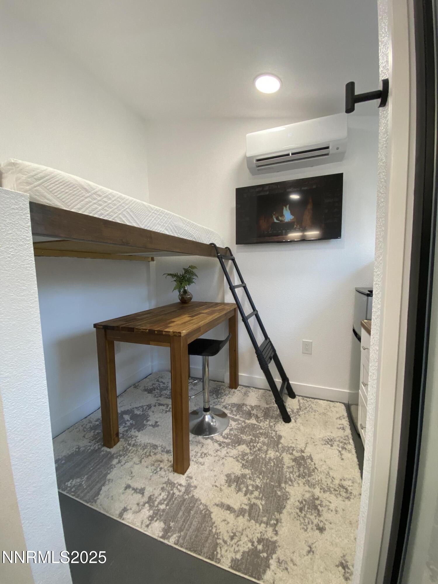 99 Bartlett Street Reno, NV 89512 - Photo 29 of 40 023