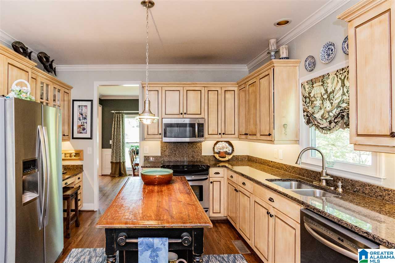 826 Boulder Ridge Circle Birmingham, AL 35244 - Photo 8 of 44