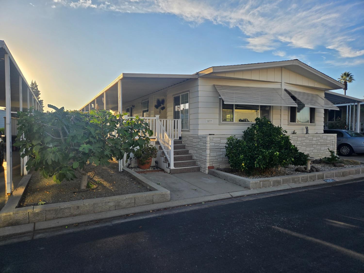 a front view of house with yard