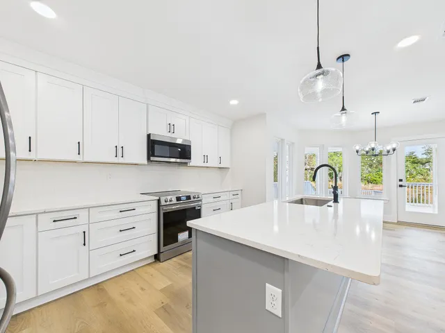 $624,900 | 211 Dominica Circle East, Niceville, FL 32578