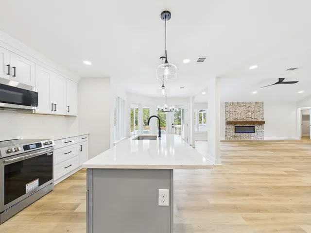 $624,900 | 211 Dominica Circle East, Niceville, FL 32578