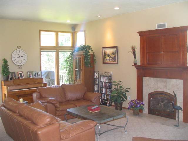 5204 East Woodglen Road Mead, WA 99021 - Photo 3 of 9