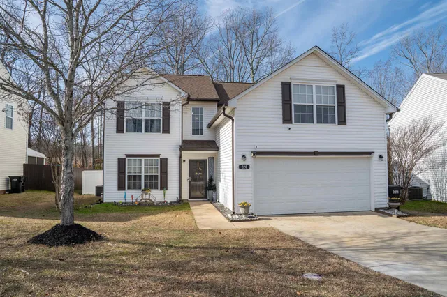 $349,000 | 220 Garfield Lane, Simpsonville, SC 29681