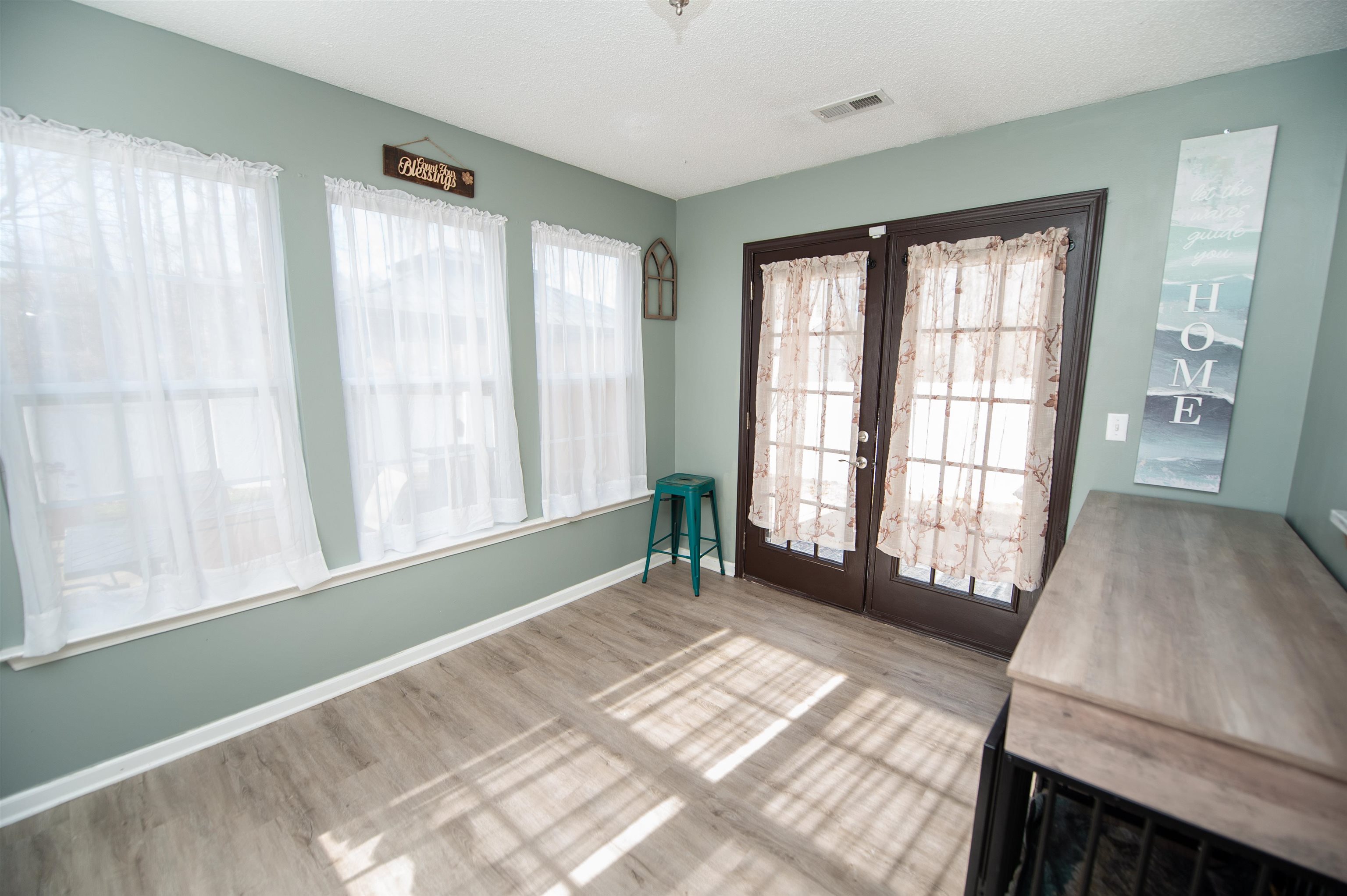 220 Garfield Lane Simpsonville, SC 29681 - Photo 8 of 35