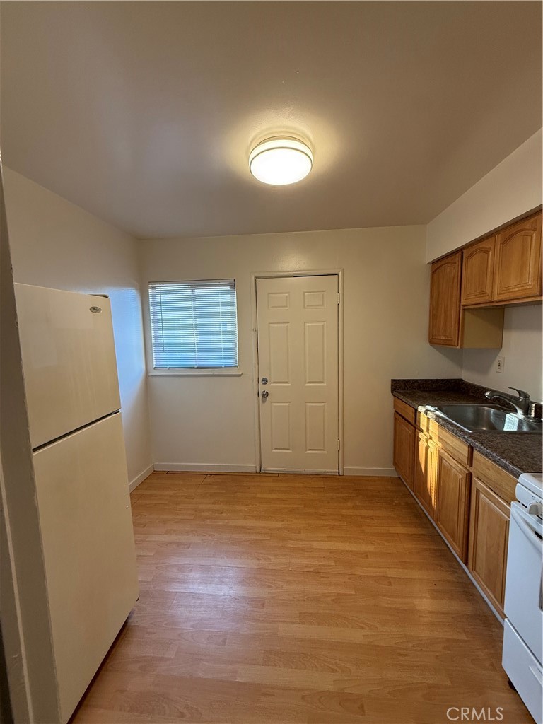 981 Barney Street Merced, CA 95340 - Photo 7 of 8