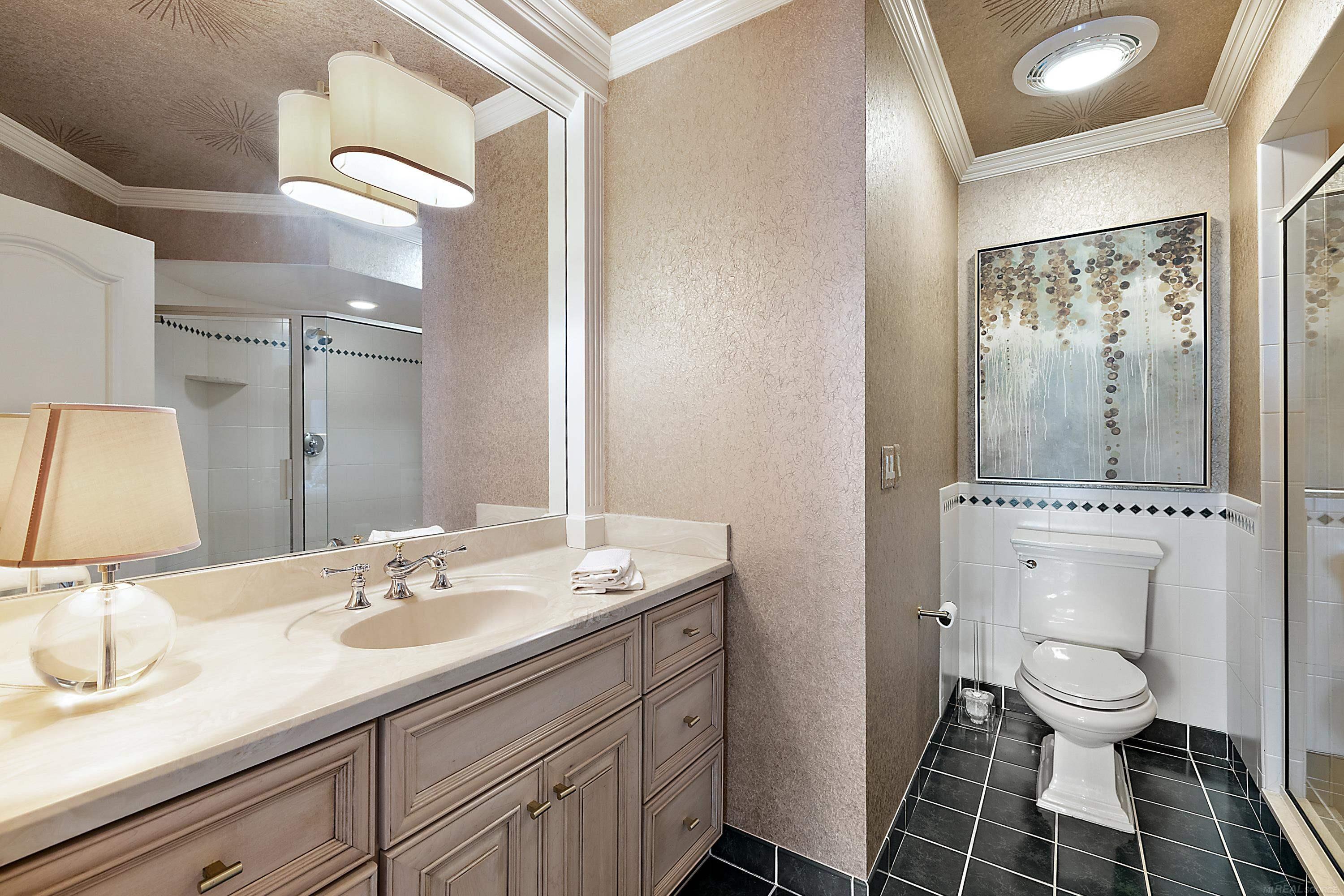 555 Lake Shore Road Grosse Pointe, MI 48236 - Photo 47 of 94 50164218-0637682F-13A3-4F13-B999-8918A14AAD8C.JPG