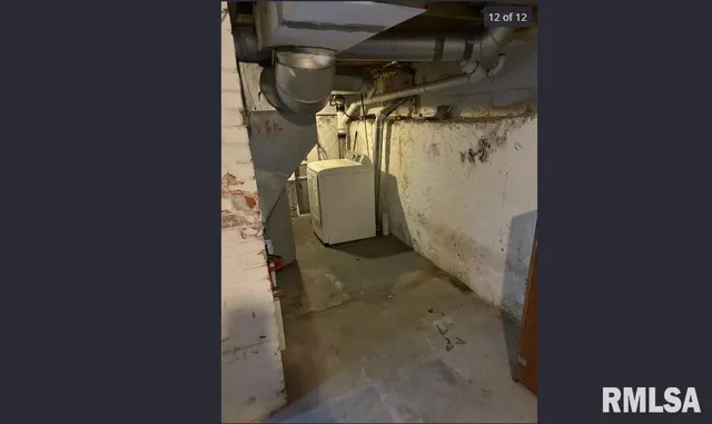 $725 | 826 24th Street, Rock Island, IL 61201