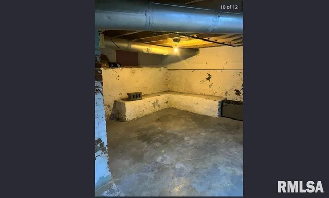 $725 | 826 24th Street, Rock Island, IL 61201