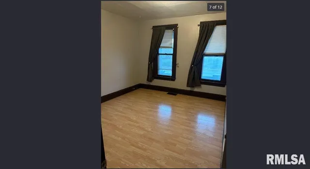 $725 | 826 24th Street, Rock Island, IL 61201